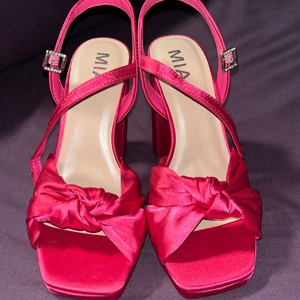 MIA pink heels! 👠 Perfect for spring!!💖 Size 6M